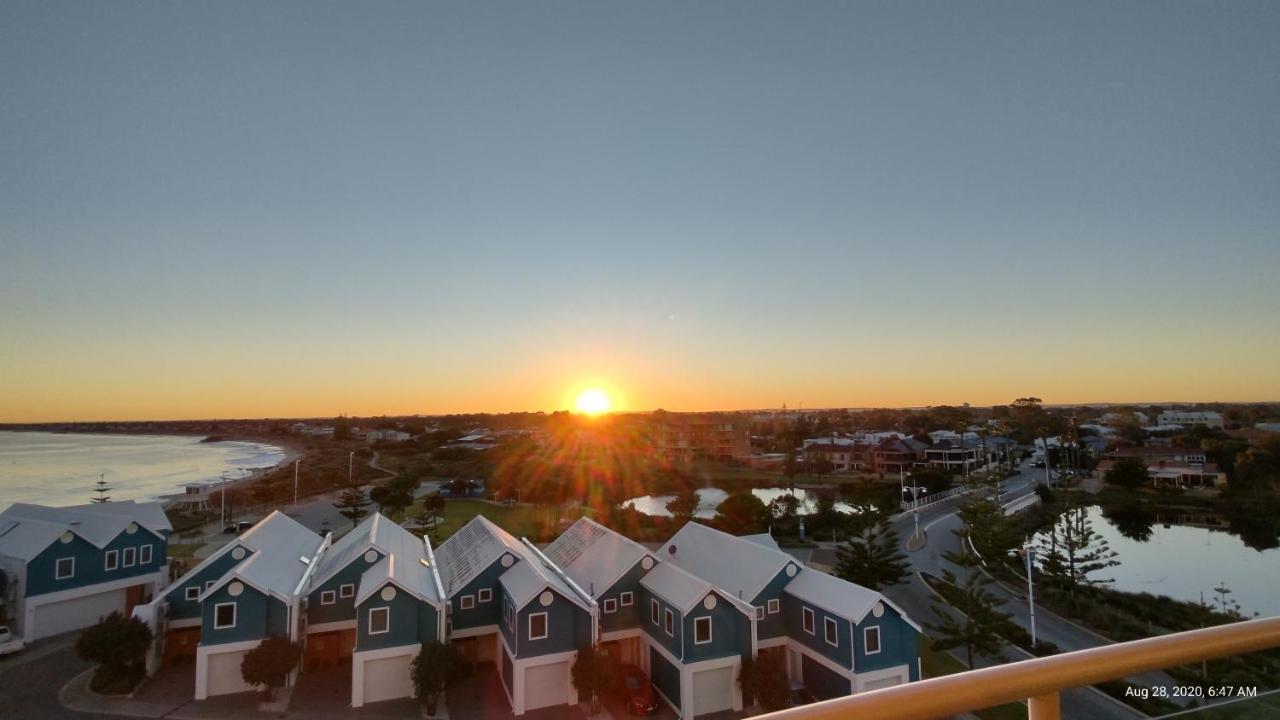 A 406 Fantastic Ocean Beach And Marina View Apt - Mandurah Exterior foto